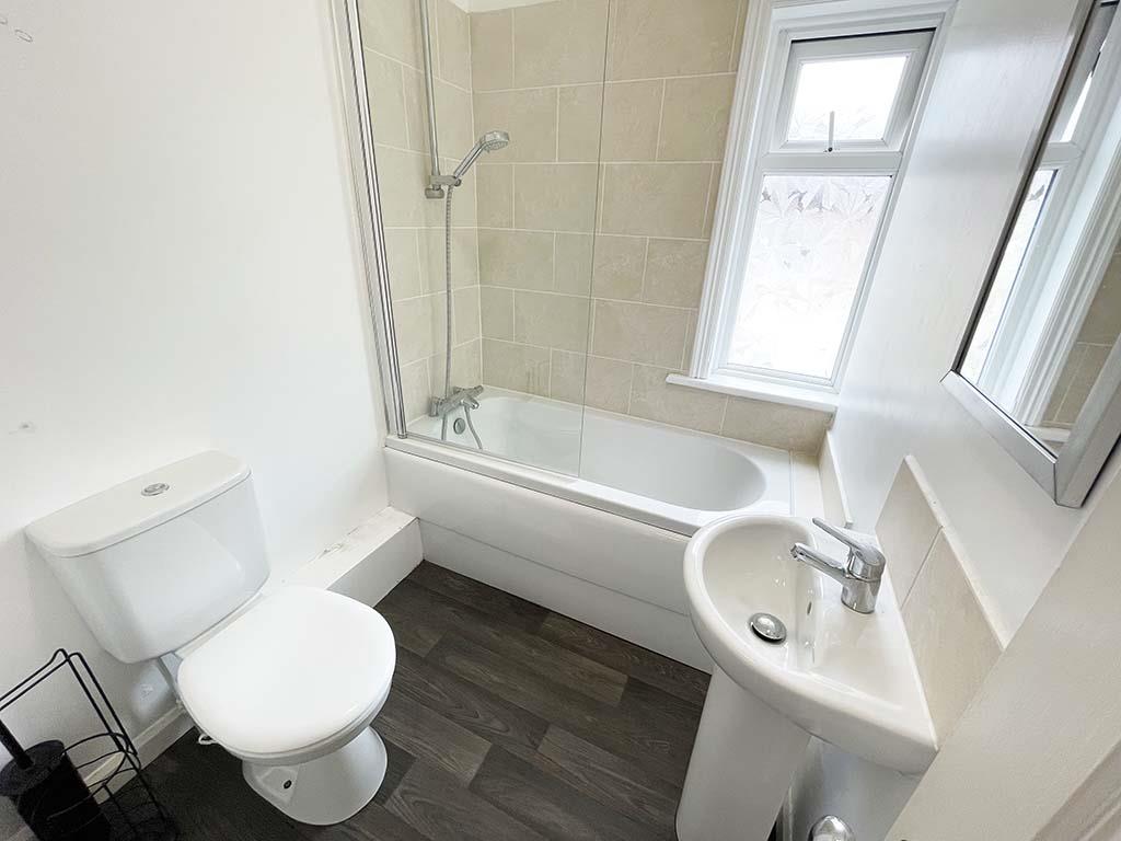 2 bedroom mid terrace house SSTC in Barnoldswick - IMG_5089.jpg
